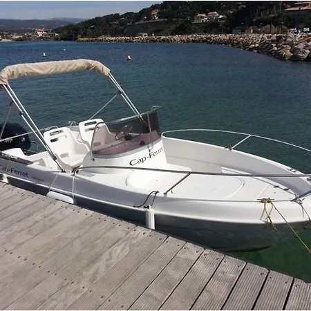 Apartment T2 Climatise En Bord De Mer Avec Terrasse , Parking Et Wifi La Ciotat
